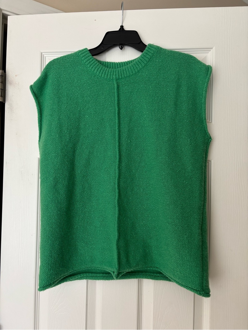 Green Knit Sleeveless Sweater Vest